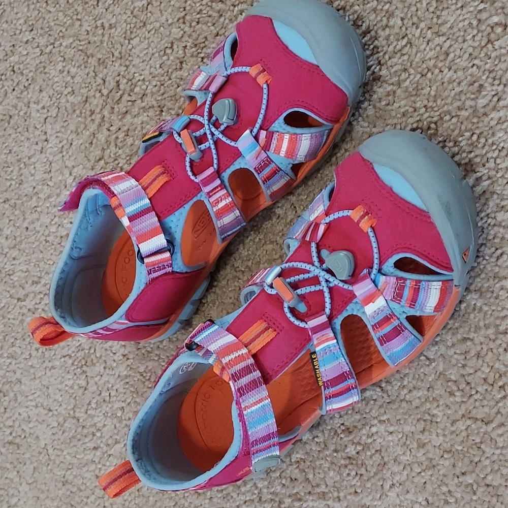 Keen sandals Women's 8/ Kid's 6